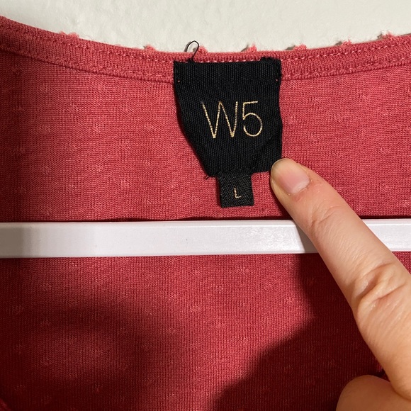 W5 Swiss dot pink blouse size large - Picture 3 of 6